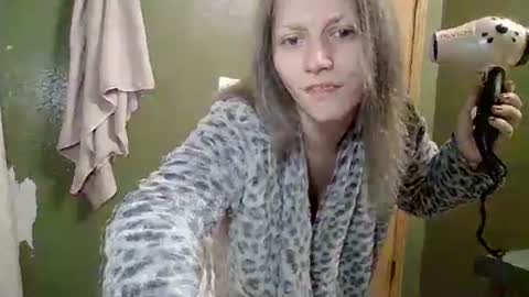 Snapshot of mariamaybe24 chatting on March 1, 2025, 9:15 pm Mariah online show from March 1, 2025, 9:15 pm