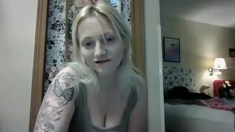 Snapshot of mariamaybe24 chatting on January 14, 2026, 2:06 am Mariah online show from January 14, 2026, 2:06 am
