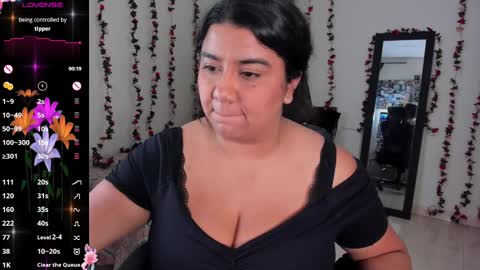 Snapshot of mariamcastillo chatting on March 3, 2025, 3:52 am Mariam Castiblanco online show from March 3, 2025, 3:52 am