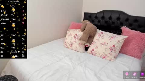 Snapshot of mariamcastillo chatting on October 2, 2025, 12:06 am Mariam Castiblanco online show from October 2, 2025, 12:06 am