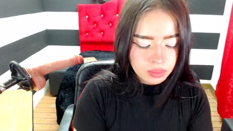 Snapshot of marian_ran_ chatting on December 14, 2024, 10:02 am Marian online show from December 14, 2024, 10:02 am