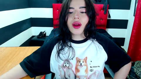 Snapshot of marian_ran_ chatting on January 11, 2025, 4:16 am Marian online show from January 11, 2025, 4:16 am