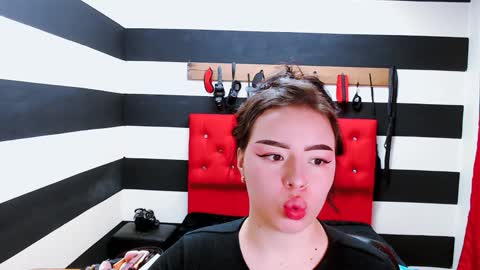 Snapshot of marian_ran_ chatting on January 27, 2025, 3:04 am Marian online show from January 27, 2025, 3:04 am