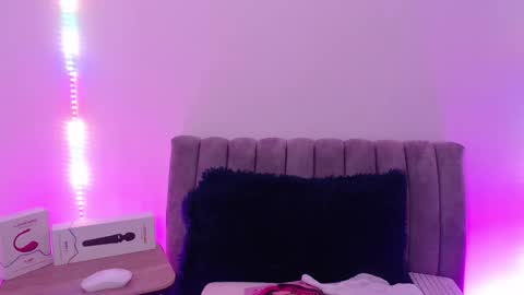 Snapshot of marian_ran_ chatting on November 30, 2025, 3:32 am Marian online show from November 30, 2025, 3:32 am