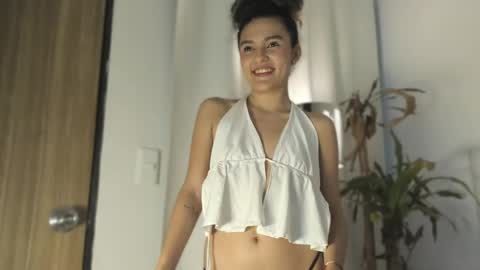 Snapshot of marian_skinny chatting on May 8, 2026, 4:51 am Marian online show from May 8, 2026, 4:51 am