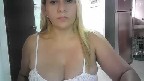Snapshot of mariana995649 chatting on May 13, 2026, 7:11 pm mariana995649 online show from May 13, 2026, 7:11 pm