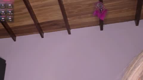 Mariana Roe online show from December 12, 2024, 1:53 am