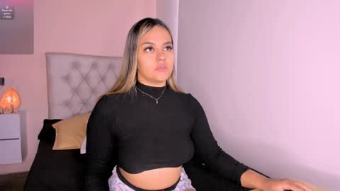 Mariana Roe online show from December 29, 2024, 3:57 pm