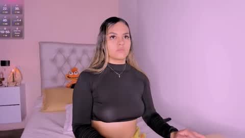 Mariana Roe online show from March 2, 2025, 12:11 pm