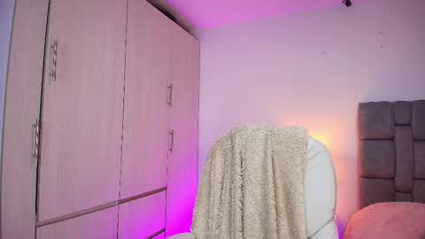 Snapshot of mariana_gomez01 chatting on February 13, 2025, 6:27 pm Mariana Gomez online show from February 13, 2025, 6:27 pm