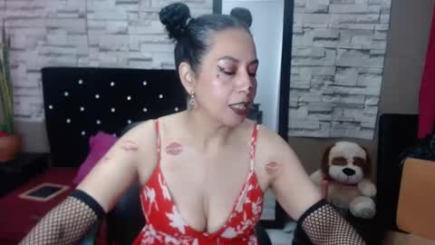 mariana_night online show from October 31, 2025, 6:03 am