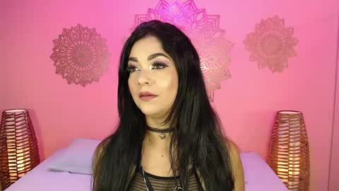 Snapshot of marianamontezz chatting on May 19, 2026, 8:26 pm online show from May 19, 2026, 8:26 pm