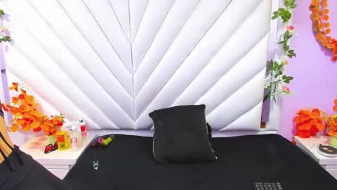 Snapshot of marianathompson_ chatting on December 14, 2025, 9:19 pm MarianaThomsop online show from December 14, 2025, 9:19 pm