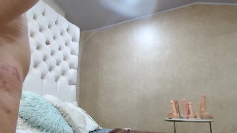 Snapshot of mariangel_bigboobs chatting on March 5, 2026, 12:23 pm la crespa x online show from March 5, 2026, 12:23 pm