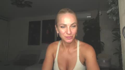 Snapshot of marianna1977 chatting on July 14, 2026, 7:30 pm marianna1977 online show from July 14, 2026, 7:30 pm