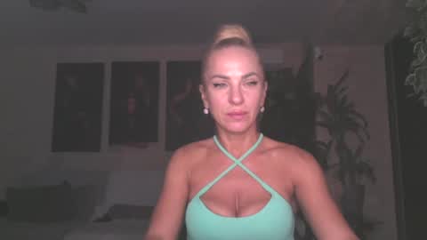 Snapshot of marianna1977 chatting on August 3, 2026, 7:17 pm marianna1977 online show from August 3, 2026, 7:17 pm