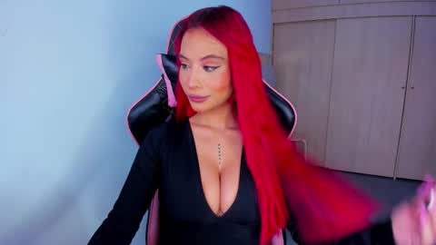 M A R I A N E online show from November 17, 2025, 11:38 am