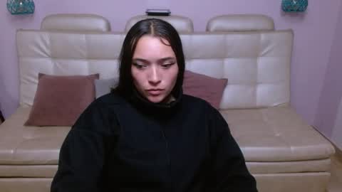 marianne_cam online show from April 15, 2026, 9:04 pm