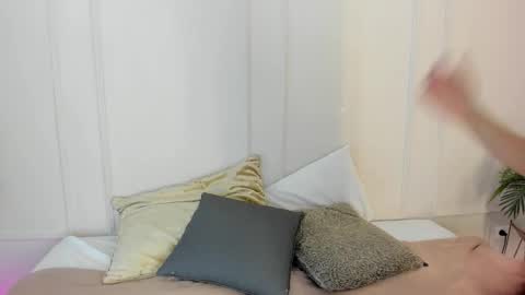 Maria Pettit online show from March 19, 2026, 11:58 am