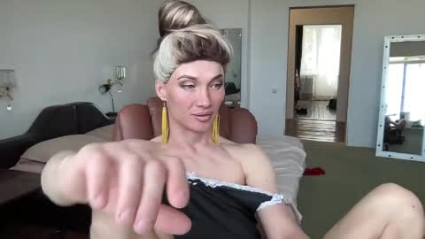 Mari online show from April 17, 2026, 7:33 am