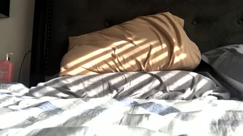 marie00090 online show from November 12, 2025, 6:52 pm