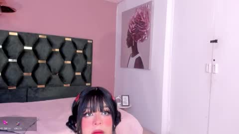 Marie online show from November 18, 2025, 3:45 am