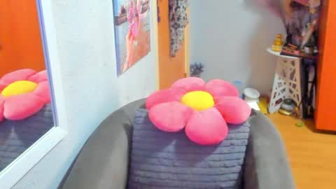 Marie   online show from February 14, 2025, 8:10 am