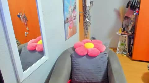 Marie   online show from February 28, 2025, 6:21 am