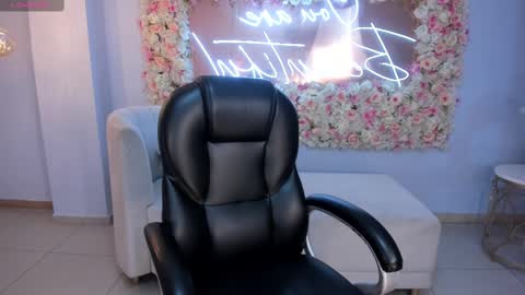 Snapshot of mariejane2 chatting on February 28, 2025, 10:41 am Im Marie Jane online show from February 28, 2025, 10:41 am