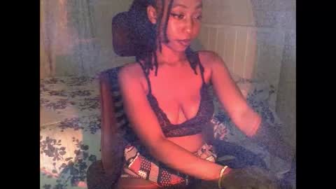 Snapshot of mariejuana_bliss chatting on October 4, 2025, 11:03 pm mariejuana online show from October 4, 2025, 11:03 pm