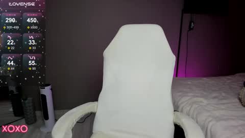 Snapshot of mariella__adams chatting on October 9, 2025, 1:31 pm Maria  online show from October 9, 2025, 1:31 pm