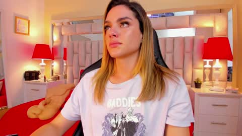 mariiahneedles online show from January 4, 2025, 1:31 am