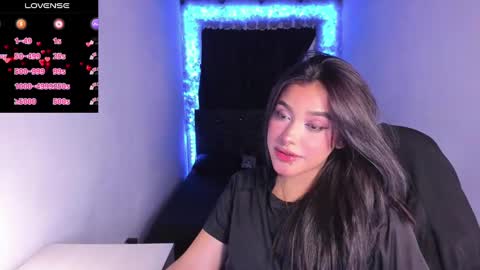 Snapshot of mariiana_hasper chatting on March 5, 2025, 12:59 am Mariana Hasper online show from March 5, 2025, 12:59 am