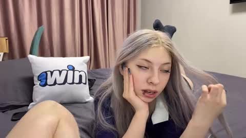 Mariko and Rin online show from February 1, 2025, 6:08 pm