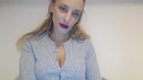 MarilynDevilish online show from November 23, 2025, 6:24 am