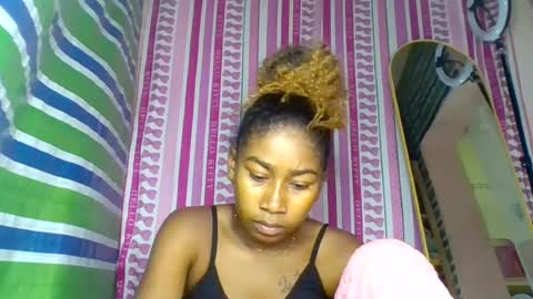 Snapshot of marina0506 chatting on July 4, 2026, 12:33 pm marina0506 online show from July 4, 2026, 12:33 pm