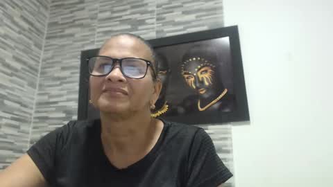 Snapshot of marinamilf chatting on January 1, 2025, 5:22 am Marina  online show from January 1, 2025, 5:22 am