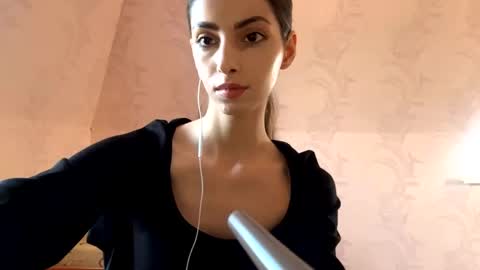 Snapshot of marinvorsburgh chatting on May 14, 2026, 8:10 am Anny online show from May 14, 2026, 8:10 am