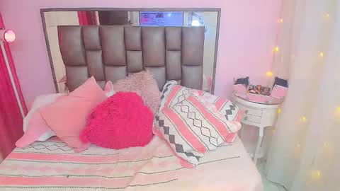 Nathaly online show from October 22, 2025, 1:44 pm