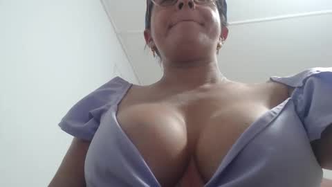 Snapshot of mariska_69 chatting on February 28, 2026, 12:00 am mariska_69 online show from February 28, 2026, 12:00 am