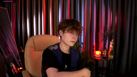 mark_ian_ online show from May 3, 2026, 1:39 pm