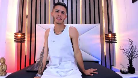 Snapshot of mark_pirs chatting on October 27, 2025, 11:31 pm Mark Pirs online show from October 27, 2025, 11:31 pm