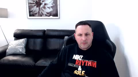 Snapshot of marko66999 chatting on November 27, 2025, 4:09 pm Master online show from November 27, 2025, 4:09 pm