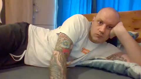 markus_7 online show from February 25, 2026, 8:02 am