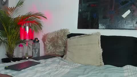 Snapshot of markus_latin chatting on January 7, 2025, 4:59 pm Markus latin online show from January 7, 2025, 4:59 pm