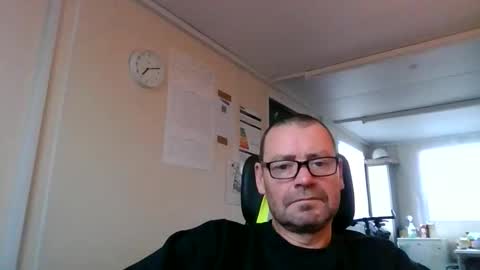 markyhowudoin online show from November 2, 2025, 7:11 am