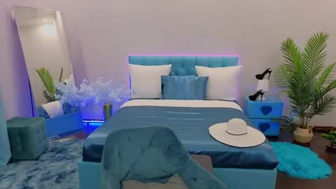 MarlaDewis online show from September 21, 2025, 3:35 pm