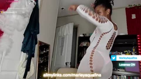 Snapshot of marleymadness9 chatting on December 5, 2025, 3:09 pm MarleyAquafina online show from December 5, 2025, 3:09 pm