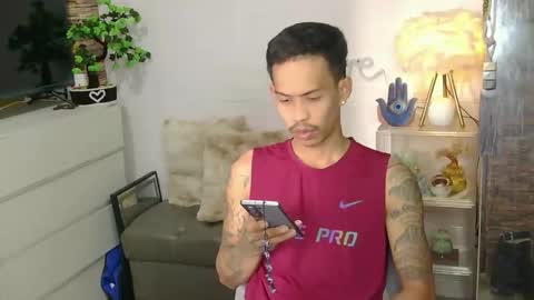 marlmoreno10 online show from April 18, 2026, 7:01 am