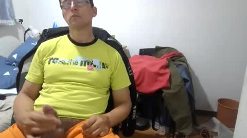 Snapshot of marlonfit chatting on July 12, 2026, 4:25 am marlonfit online show from July 12, 2026, 4:25 am